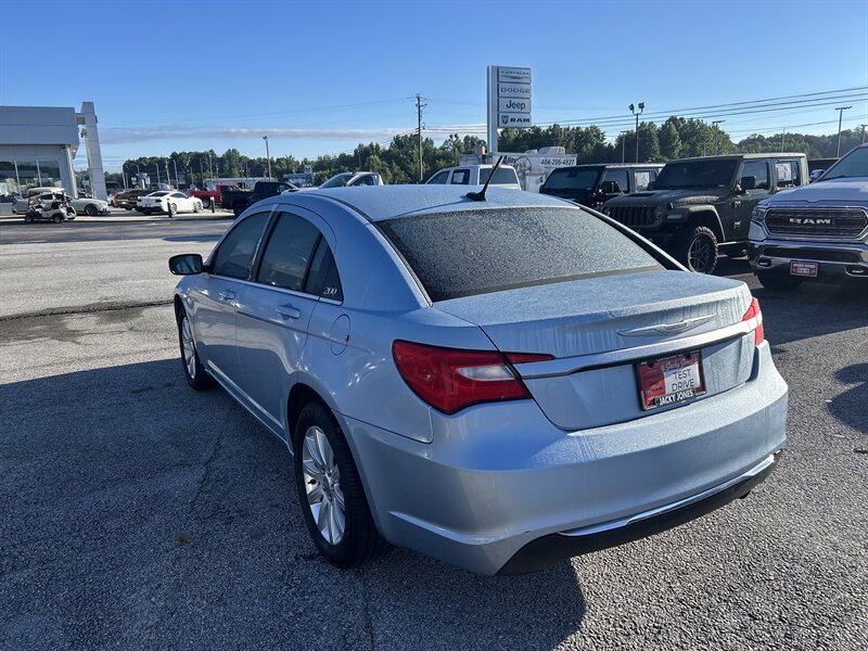 2013 Chrysler 200 Touring - Photo 6 - Cleveland, GA 30528