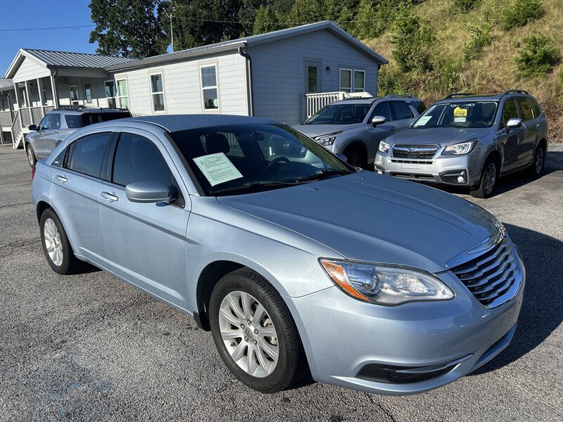 2013 Chrysler 200 Touring - Photo 11 - Cleveland, GA 30528