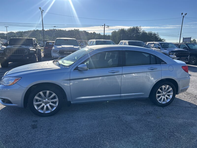 2013 Chrysler 200 Touring - Photo 4 - Cleveland, GA 30528