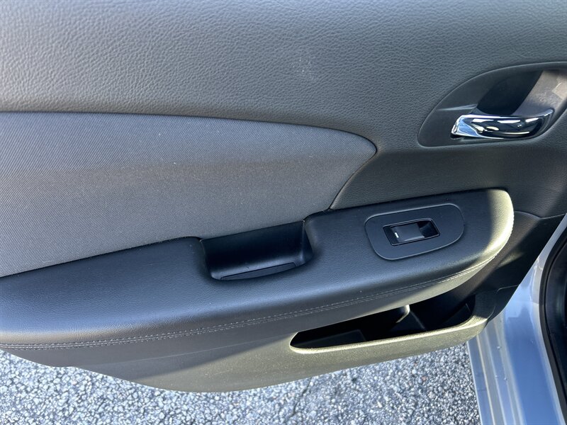 2013 Chrysler 200 Touring - Photo 35 - Cleveland, GA 30528