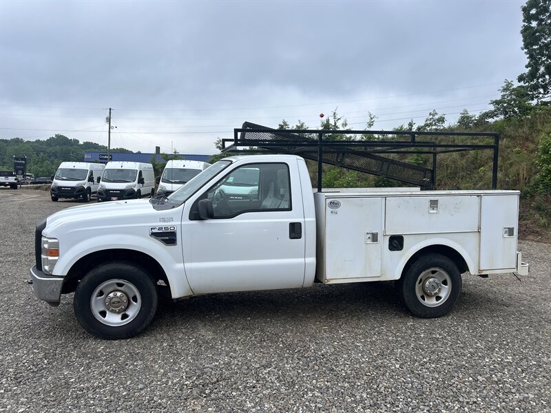2008 Ford F-250 XL - Photo 2 - Cleveland, GA 30528