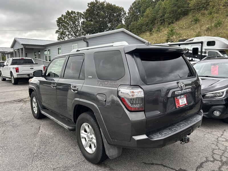 2016 Toyota 4Runner SR5 Premium photo 4
