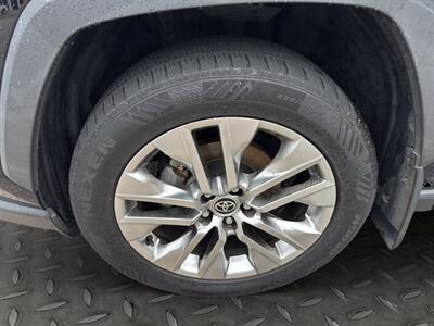 2020 Toyota RAV4 XLE Premium - Photo 12 - Cleveland, GA 30528