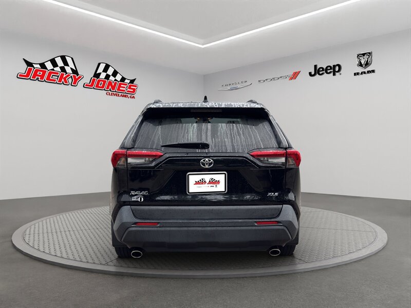 2020 Toyota RAV4 XLE Premium - Photo 7 - Cleveland, GA 30528