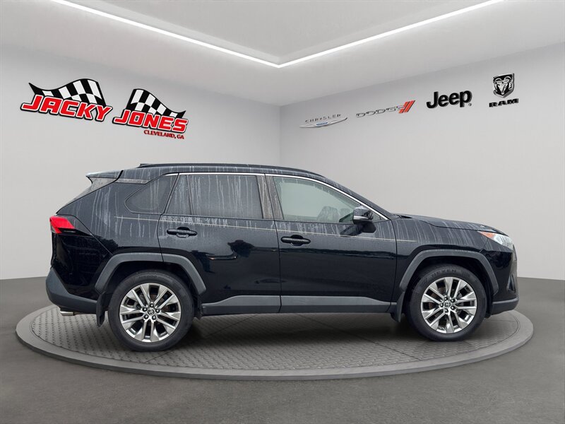 2020 Toyota RAV4 XLE Premium - Photo 9 - Cleveland, GA 30528