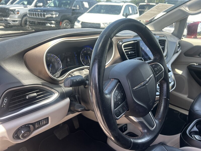 2017 Chrysler Pacifica Touring Plus - Photo 15 - Cleveland, GA 30528
