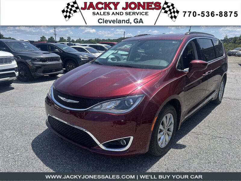 2017 Chrysler Pacifica Touring Plus   - Photo 1 - Cleveland, GA 30528