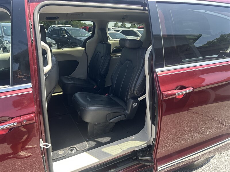 2017 Chrysler Pacifica Touring Plus - Photo 34 - Cleveland, GA 30528