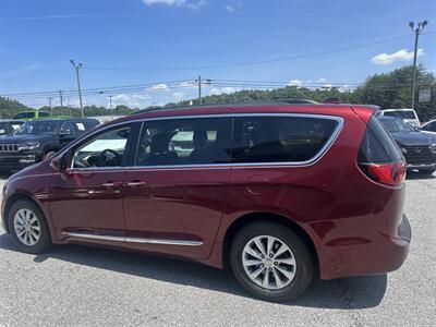 2017 Chrysler Pacifica Touring Plus - Photo 3 - Cleveland, GA 30528