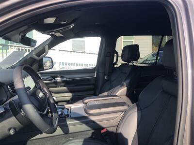 2024 Jeep Wagoneer L Series II   - Photo 17 - Cleveland, GA 30528