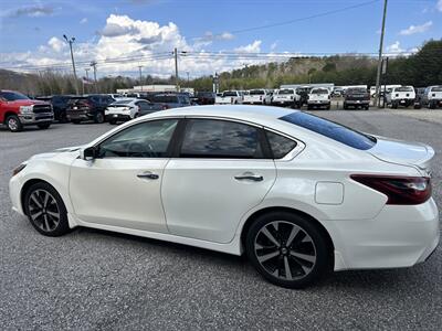 2018 Nissan Altima 2.5 SR - Photo 3 - Cleveland, GA 30528