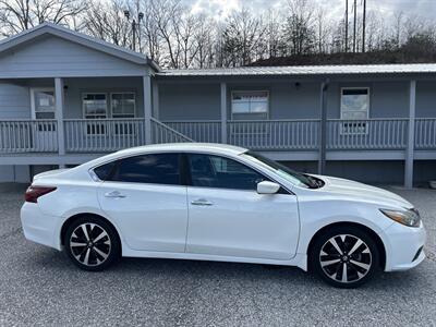 2018 Nissan Altima 2.5 SR - Photo 8 - Cleveland, GA 30528