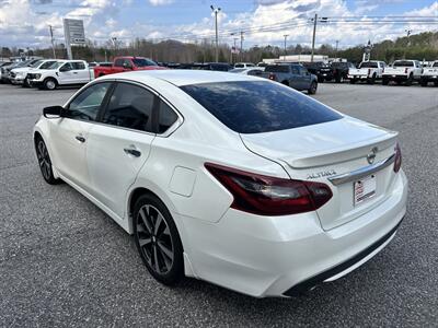 2018 Nissan Altima 2.5 SR - Photo 4 - Cleveland, GA 30528