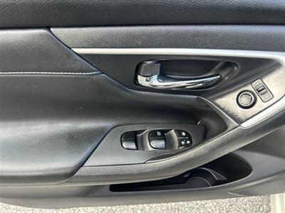 2018 Nissan Altima 2.5 SR - Photo 13 - Cleveland, GA 30528