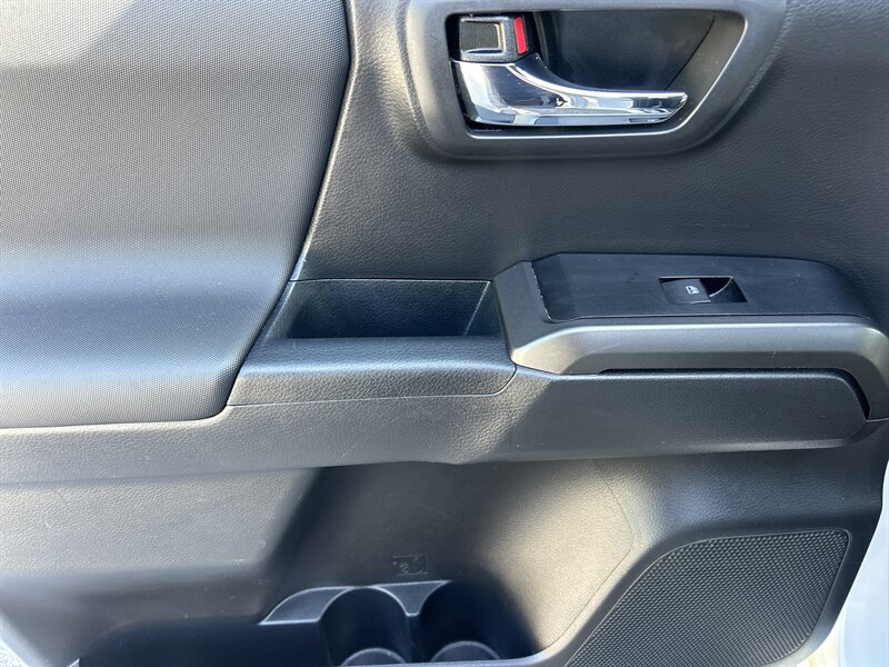 2005 Ford F-250 Super Duty Lariat 4dr Crew Cab Lariat - Photo 33 - Cleveland, GA 30528