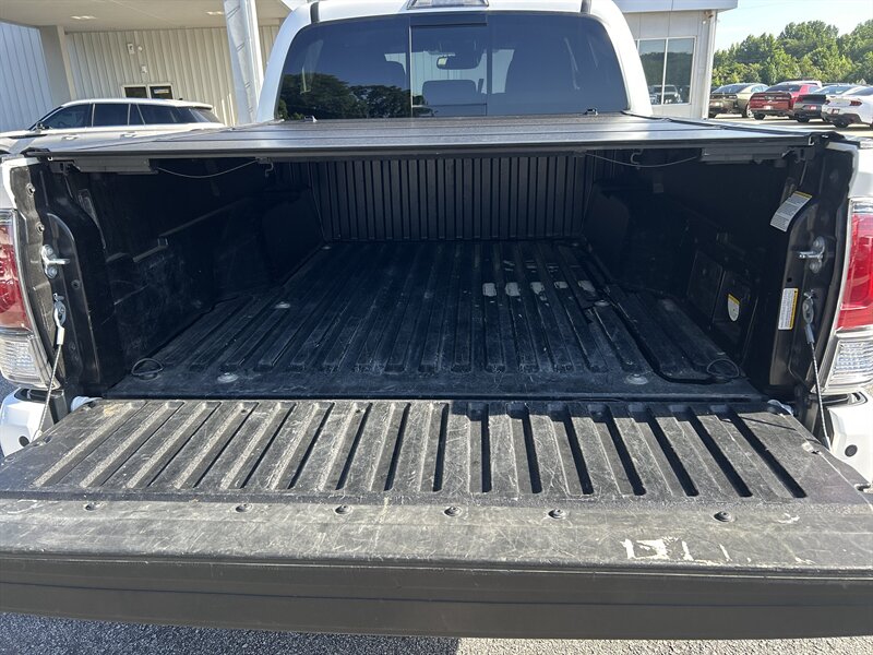 2005 Ford F-250 Super Duty Lariat 4dr Crew Cab Lariat - Photo 44 - Cleveland, GA 30528