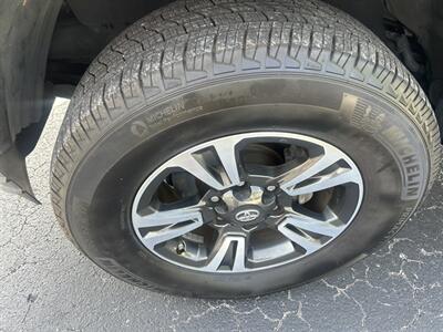 2019 Toyota Tacoma TRD Sport   - Photo 11 - Cleveland, GA 30528