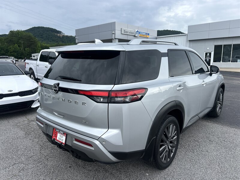 2022 Nissan Pathfinder SL - Photo 6 - Cleveland, GA 30528