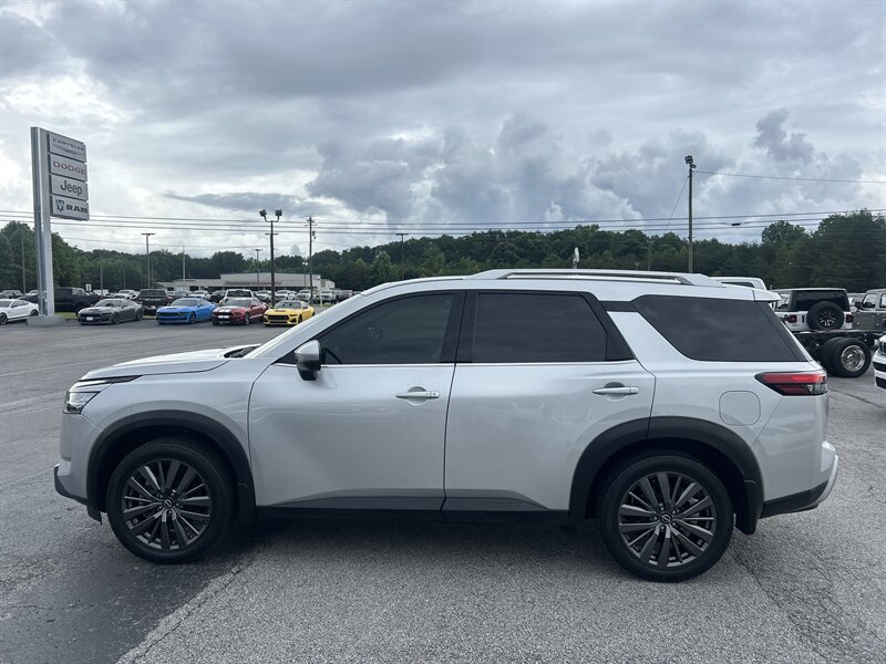 2022 Nissan Pathfinder SL - Photo 3 - Cleveland, GA 30528