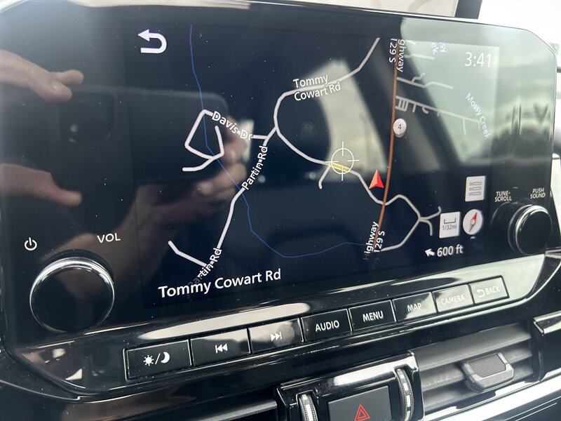 2022 Nissan Pathfinder SL - Photo 32 - Cleveland, GA 30528