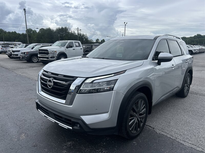 2022 Nissan Pathfinder SL - Photo 2 - Cleveland, GA 30528
