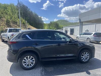 2022 Mazda CX-5 2.5 S Preferred Package   - Photo 7 - Cleveland, GA 30528