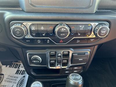2018 Jeep Wrangler Unlimited Sahara   - Photo 25 - Cleveland, GA 30528