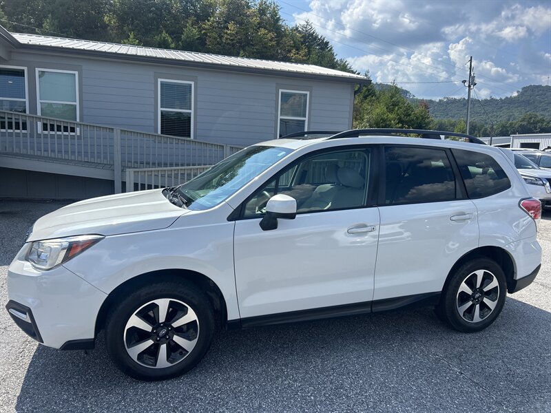 2018 Subaru Forester Premium - Photo 2 - Cleveland, GA 30528