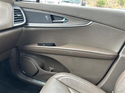 2016 Lincoln MKX Reserve   - Photo 32 - Cleveland, GA 30528