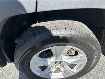 2020 Toyota RAV4 XLE   - Photo 36 - Cleveland, GA 30528