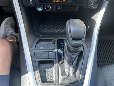 2020 Toyota RAV4 XLE   - Photo 24 - Cleveland, GA 30528