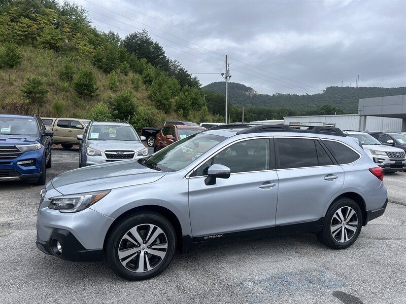 2019 Subaru Outback Limited - Photo 2 - Cleveland, GA 30528