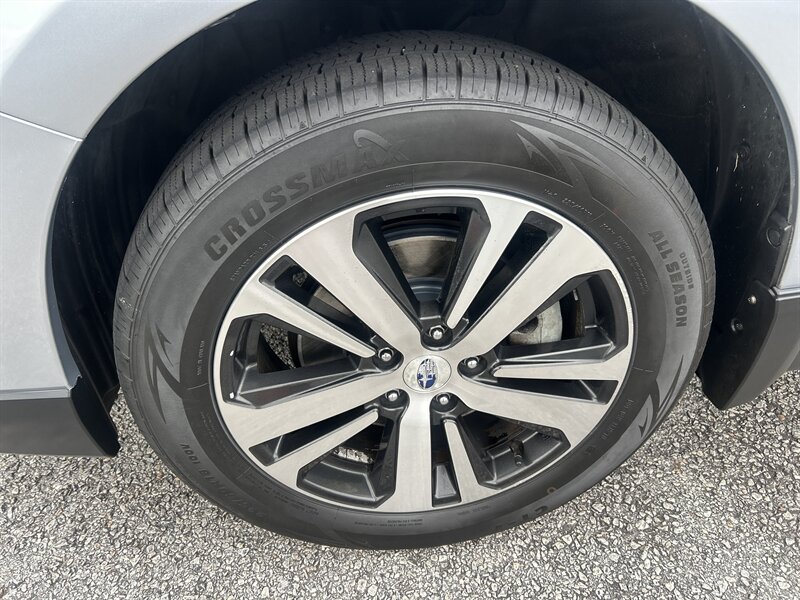2019 Subaru Outback Limited - Photo 12 - Cleveland, GA 30528