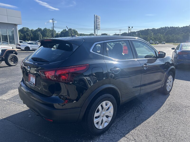 2018 Nissan Rogue Sport S - Photo 6 - Cleveland, GA 30528