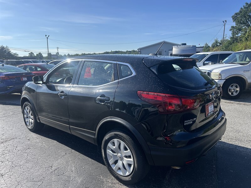 2018 Nissan Rogue Sport S - Photo 4 - Cleveland, GA 30528