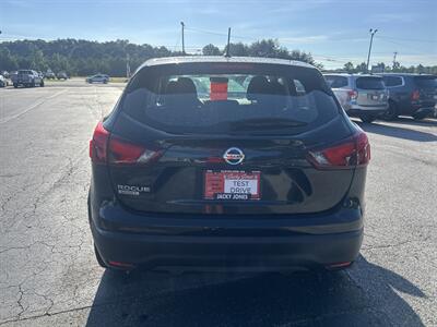 2018 Nissan Rogue Sport S - Photo 5 - Cleveland, GA 30528