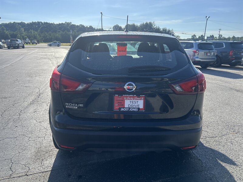 2018 Nissan Rogue Sport S - Photo 5 - Cleveland, GA 30528