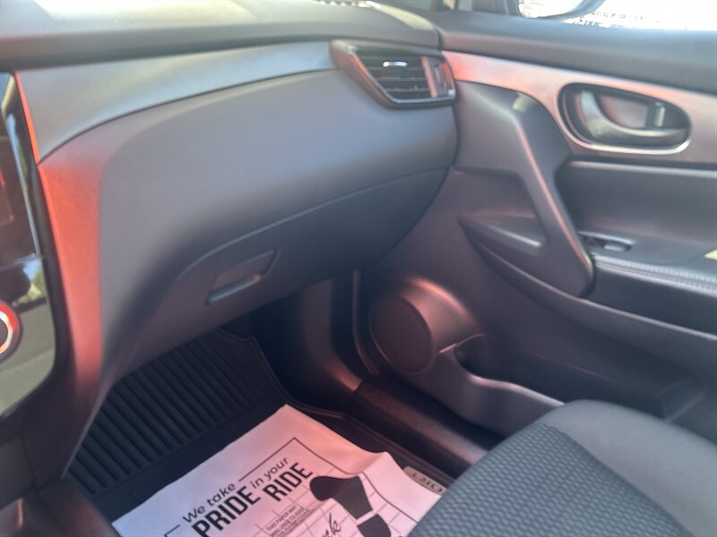 2018 Nissan Rogue Sport S - Photo 24 - Cleveland, GA 30528