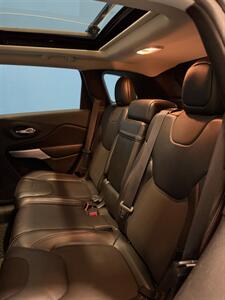 2017 Jeep Cherokee Trailhawk L Plus   - Photo 8 - Charlotte, NC 28205