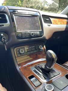 2013 Volkswagen Touareg VR6 Sport   - Photo 18 - Charlotte, NC 28205