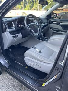 2015 Toyota Highlander XLE   - Photo 5 - Charlotte, NC 28205