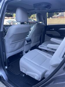 2015 Toyota Highlander XLE   - Photo 6 - Charlotte, NC 28205