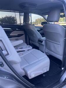 2015 Toyota Highlander XLE   - Photo 7 - Charlotte, NC 28205