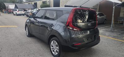 2020 Kia Soul S   - Photo 10 - Orlando, FL 32837