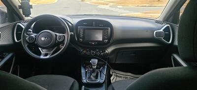 2020 Kia Soul LX - Photo 10 - Orlando, FL 32837