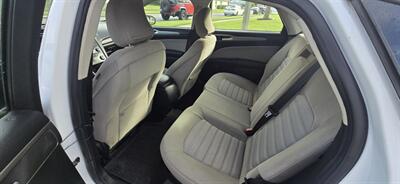 2017 Ford Fusion S   - Photo 12 - Orlando, FL 32837