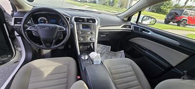 2017 Ford Fusion S   - Photo 10 - Orlando, FL 32837
