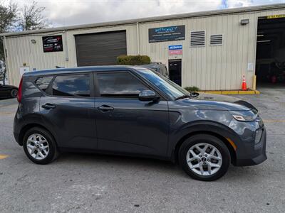 2020 Kia Soul S   - Photo 5 - Orlando, FL 32837
