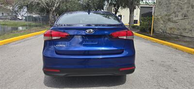 2017 Kia Forte LX   - Photo 8 - Orlando, FL 32837