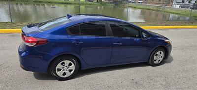 2017 Kia Forte LX   - Photo 9 - Orlando, FL 32837